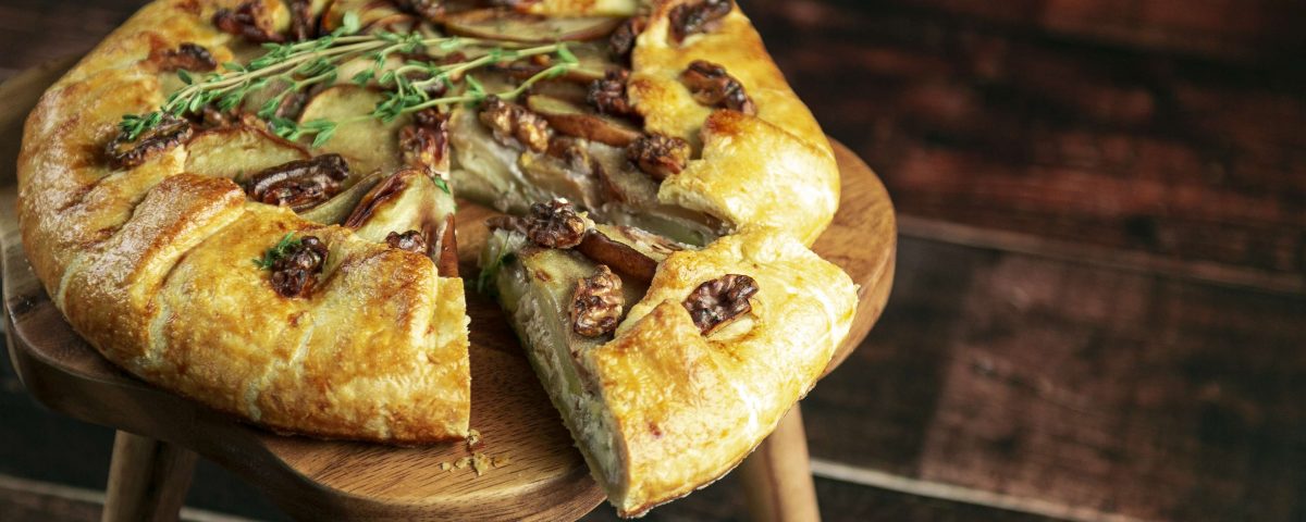 Zelta Rieksts_galete ar bumbieriem un zilo sieru_sāļais pīrāgs_valrieksti